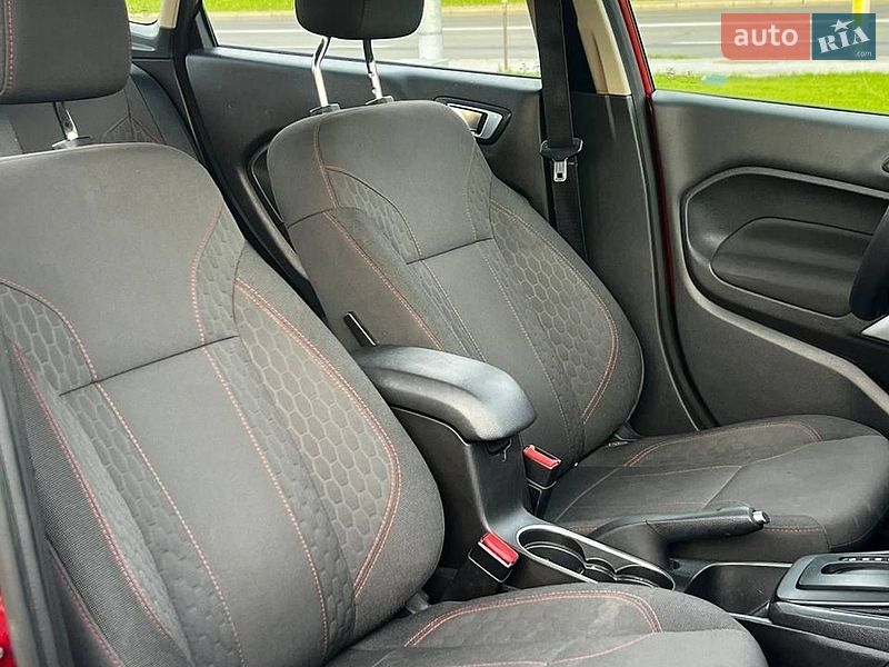 Седан Ford Fiesta 2016 в Киеве
