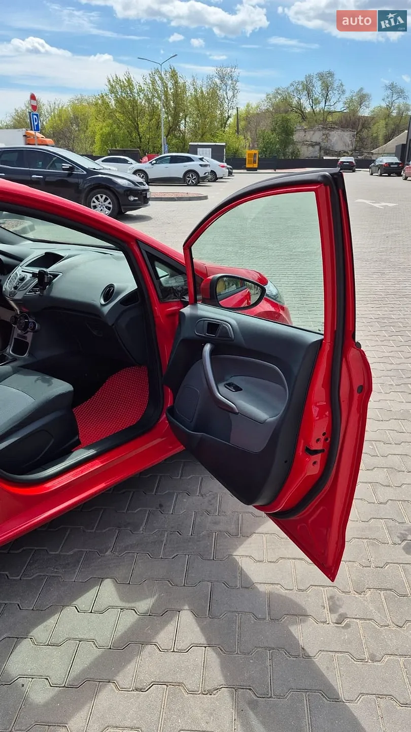 2010 Ford Fiesta - мініатюра 7