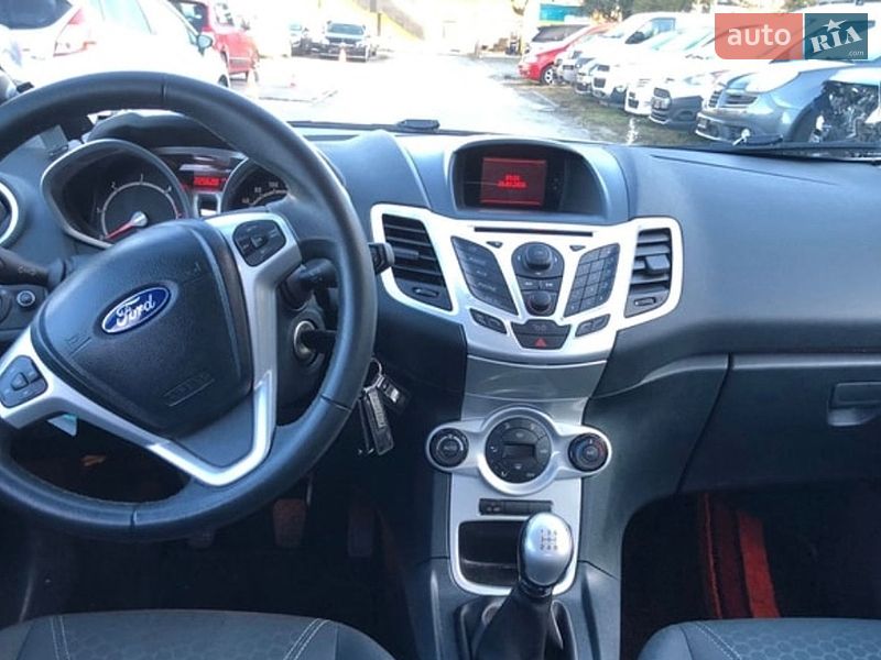 Хетчбек Ford Fiesta 2012 в Стрию