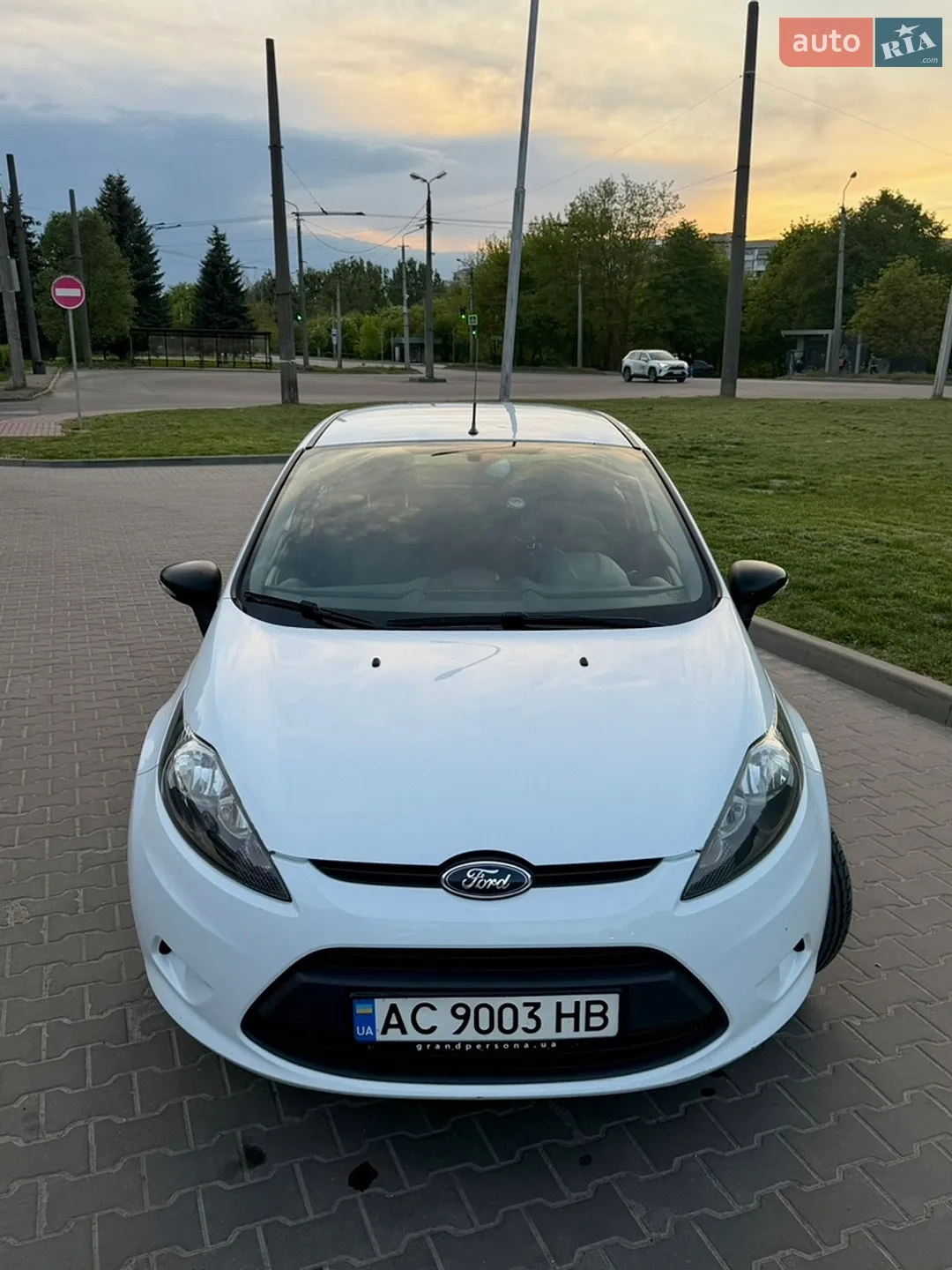 2010 Ford Fiesta - мініатюра 2