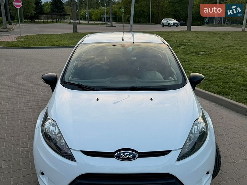 Хэтчбек Ford Fiesta 2010 в Луцке