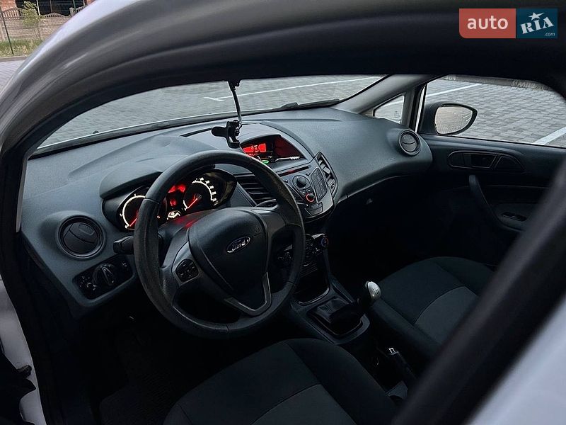 Хэтчбек Ford Fiesta 2010 в Луцке