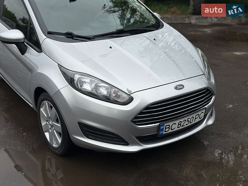 Седан Ford Fiesta 2017 в Львове