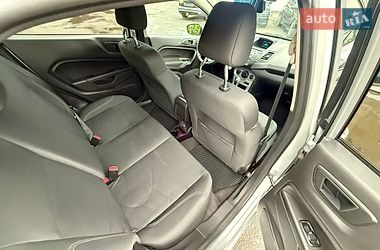 Седан Ford Fiesta 2017 в Львове