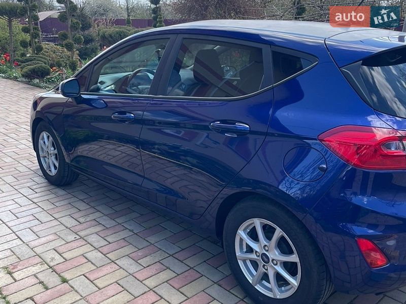 Хэтчбек Ford Fiesta 2017 в Киеве