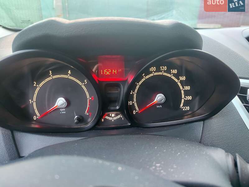 Хэтчбек Ford Fiesta 2012 в Карловке