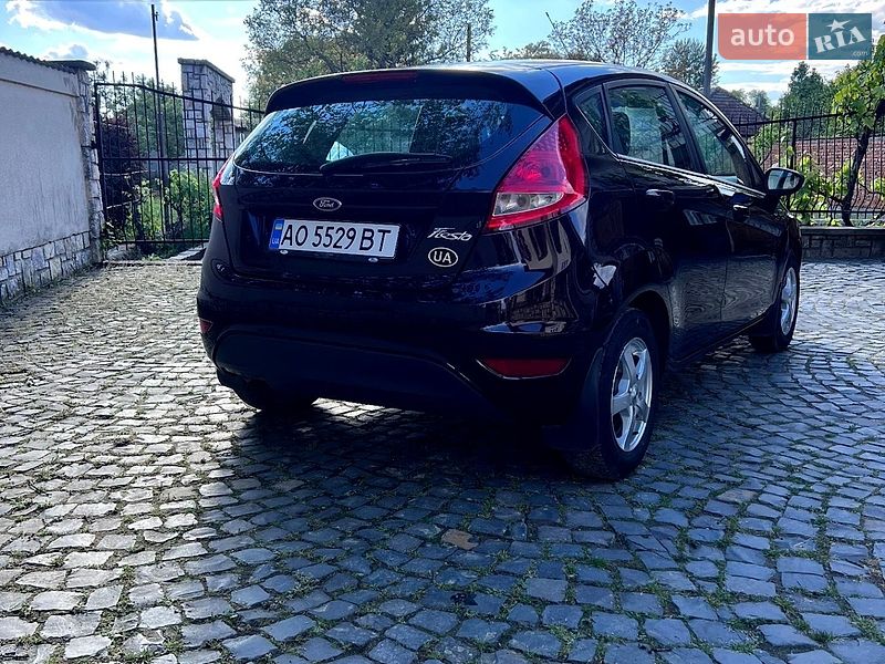 Хетчбек Ford Fiesta 2010 в Береговому