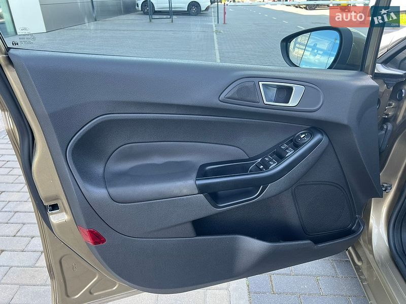 Хетчбек Ford Fiesta 2013 в Дніпрі