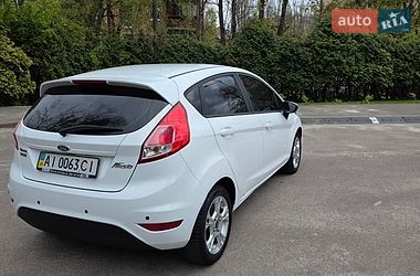 Хетчбек Ford Fiesta 2015 в Києві