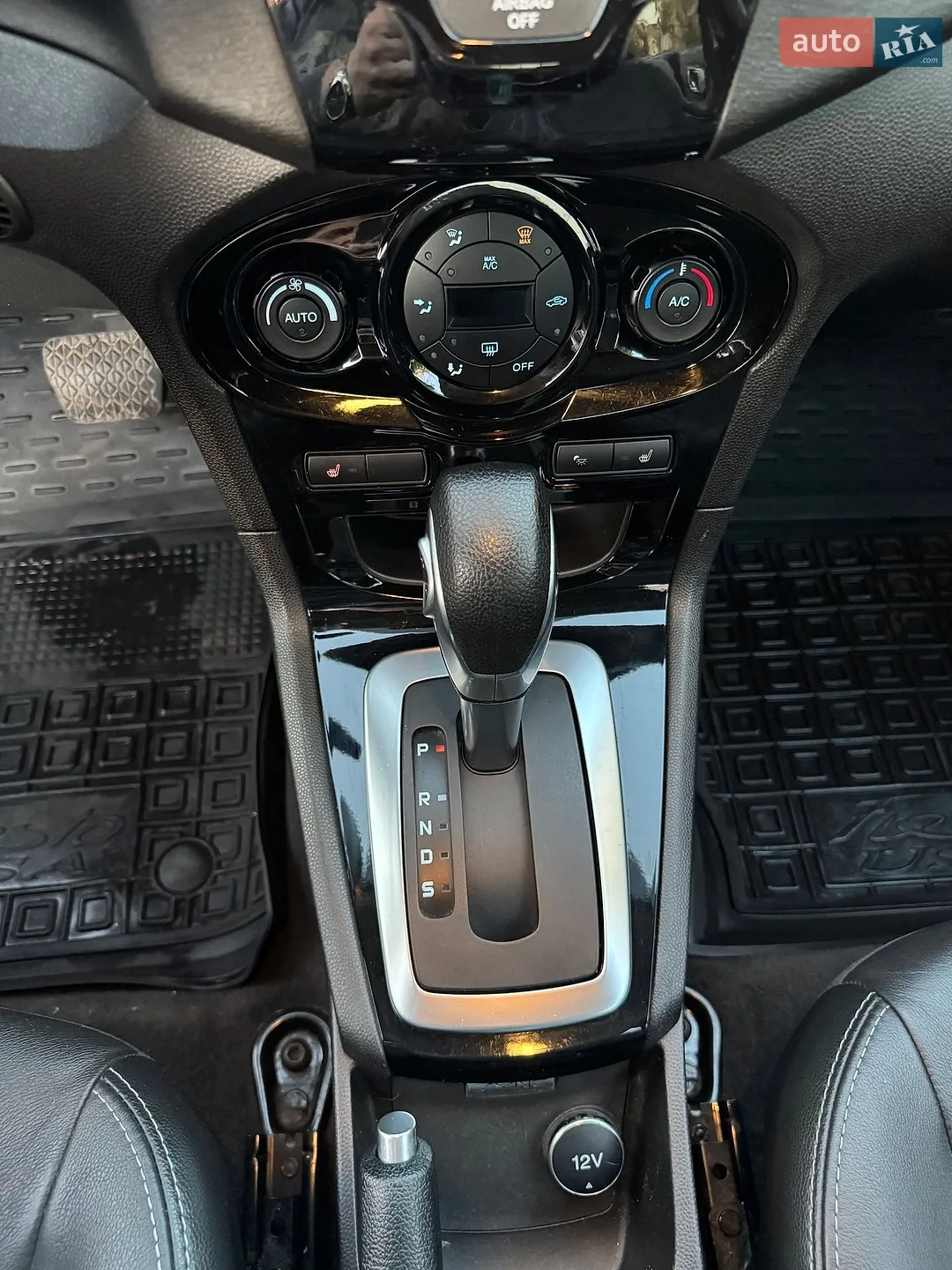 2014 Ford Fiesta - мініатюра 25