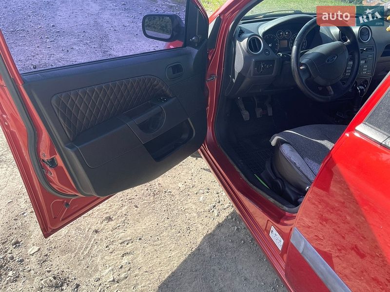 Хетчбек Ford Fiesta 2006 в Кам'янець-Подільському