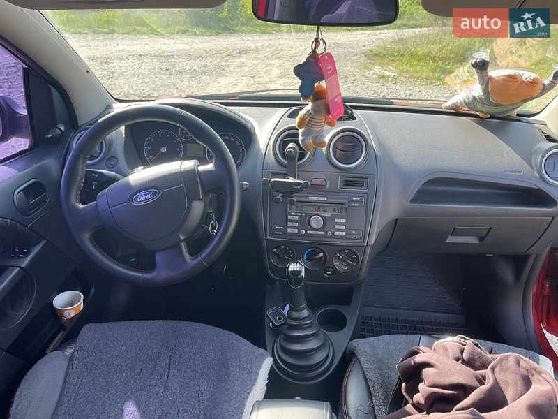 Хетчбек Ford Fiesta 2006 в Кам'янець-Подільському
