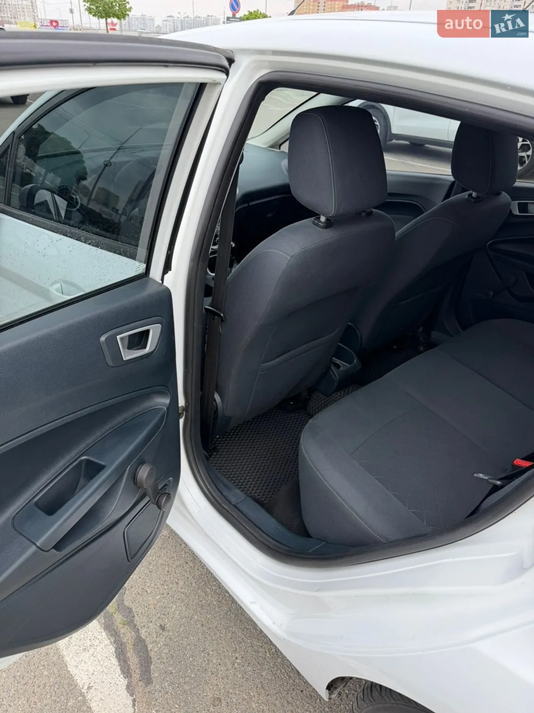 2012 Ford Fiesta - мініатюра 11