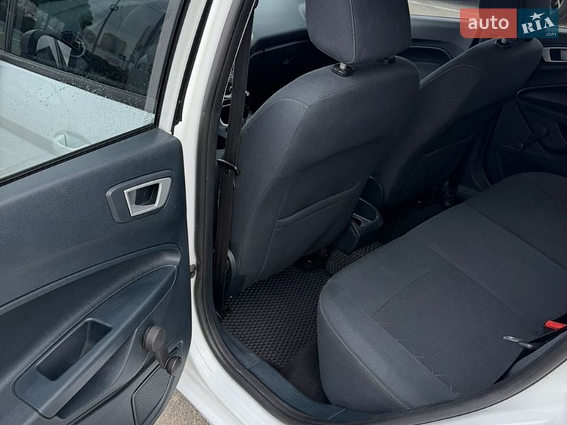 Хэтчбек Ford Fiesta 2012 в Киеве