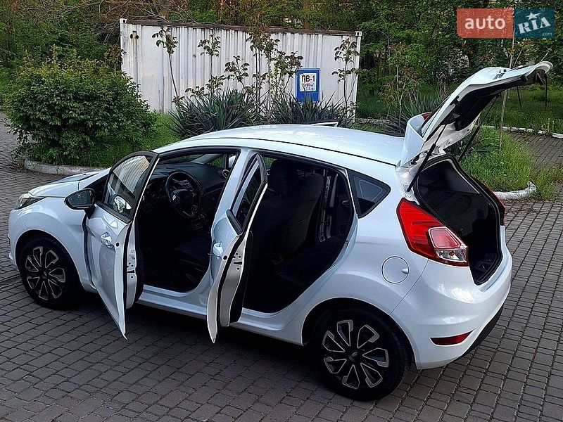 Хетчбек Ford Fiesta 2016 в Одесі