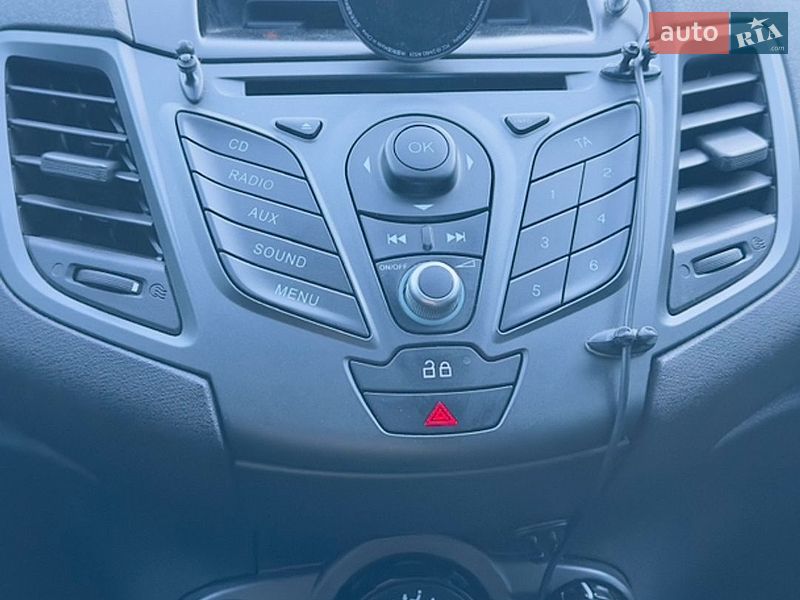 Хэтчбек Ford Fiesta 2013 в Петропавловской Борщаговке