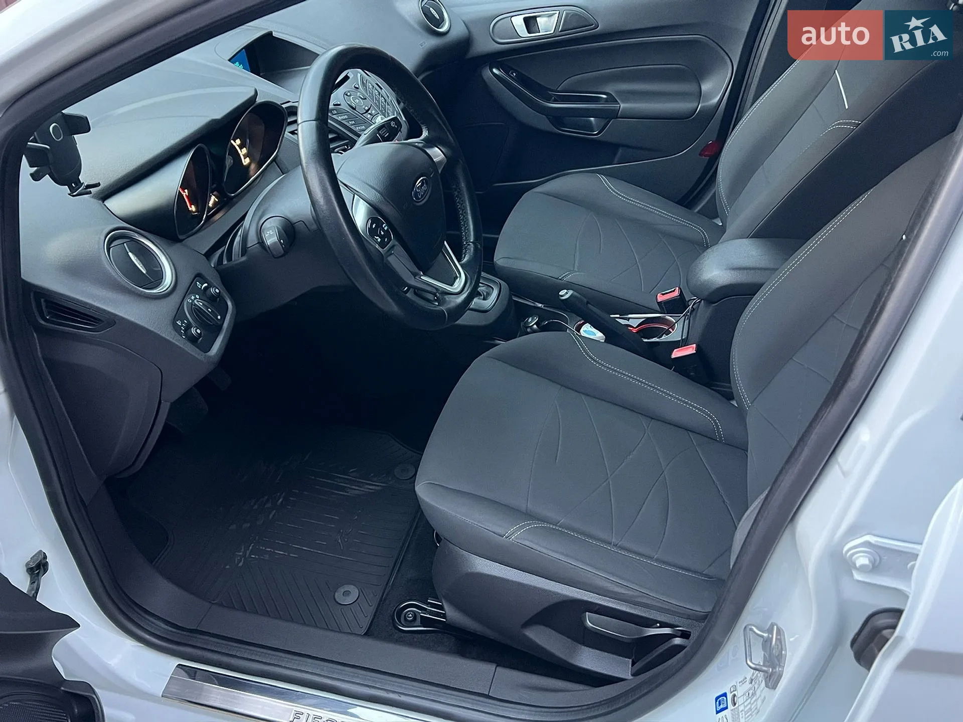 2015 Ford Fiesta - мініатюра 16