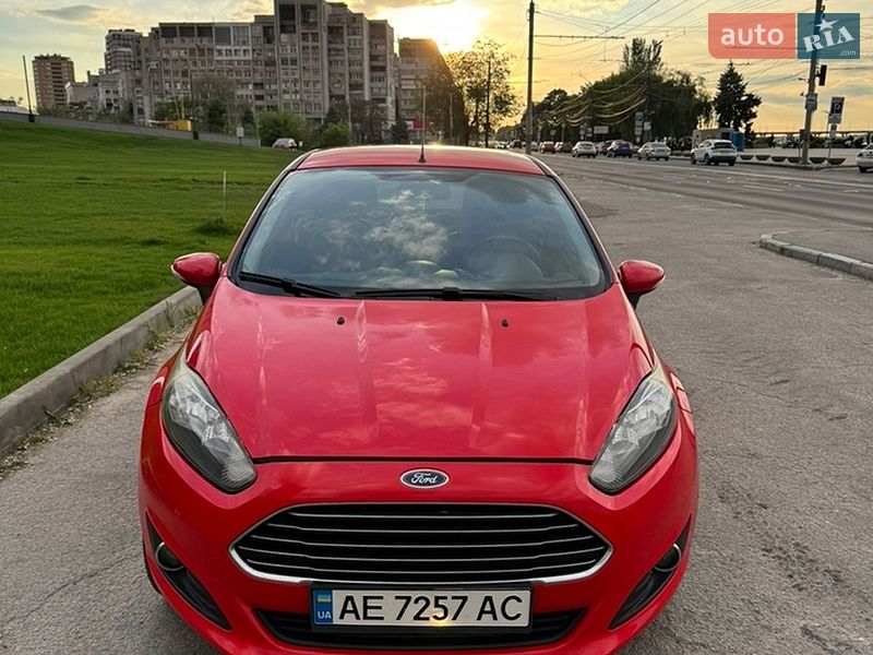 Хэтчбек Ford Fiesta 2014 в Днепре