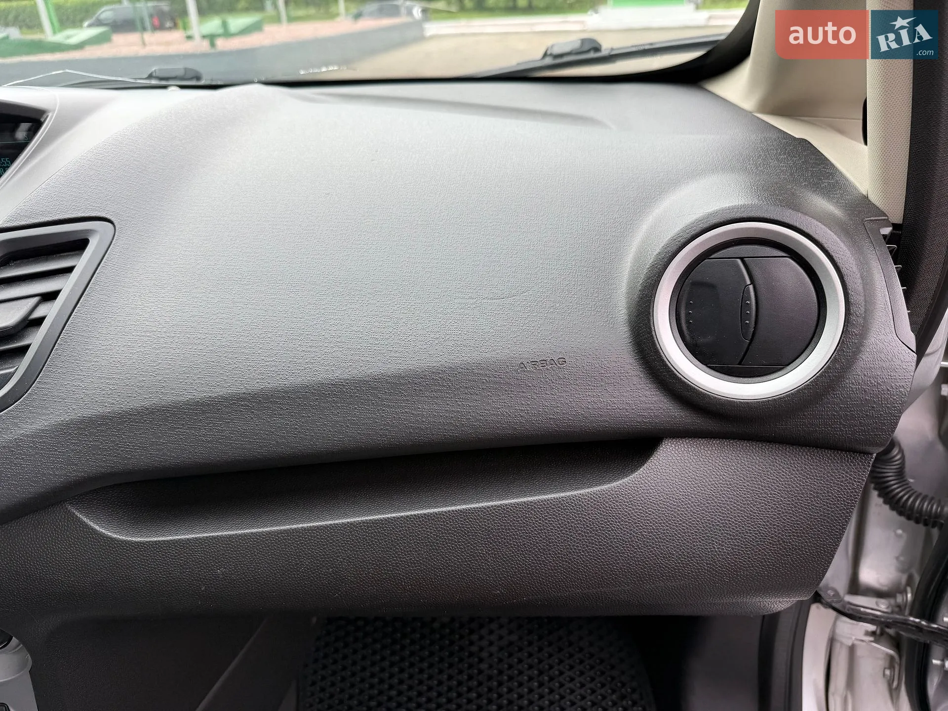 2015 Ford Fiesta - мініатюра 24