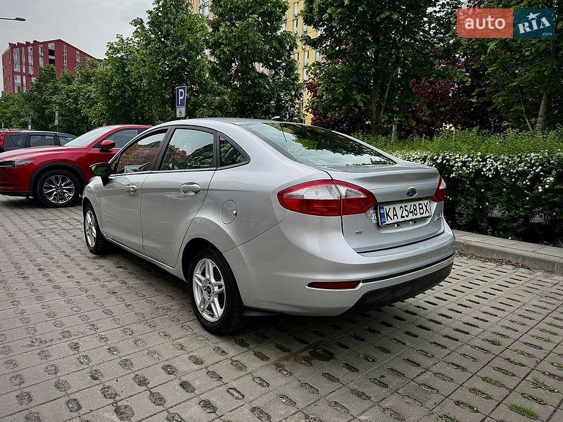 Седан Ford Fiesta 2017 в Києві