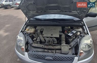 Хэтчбек Ford Fiesta 2006 в Киеве