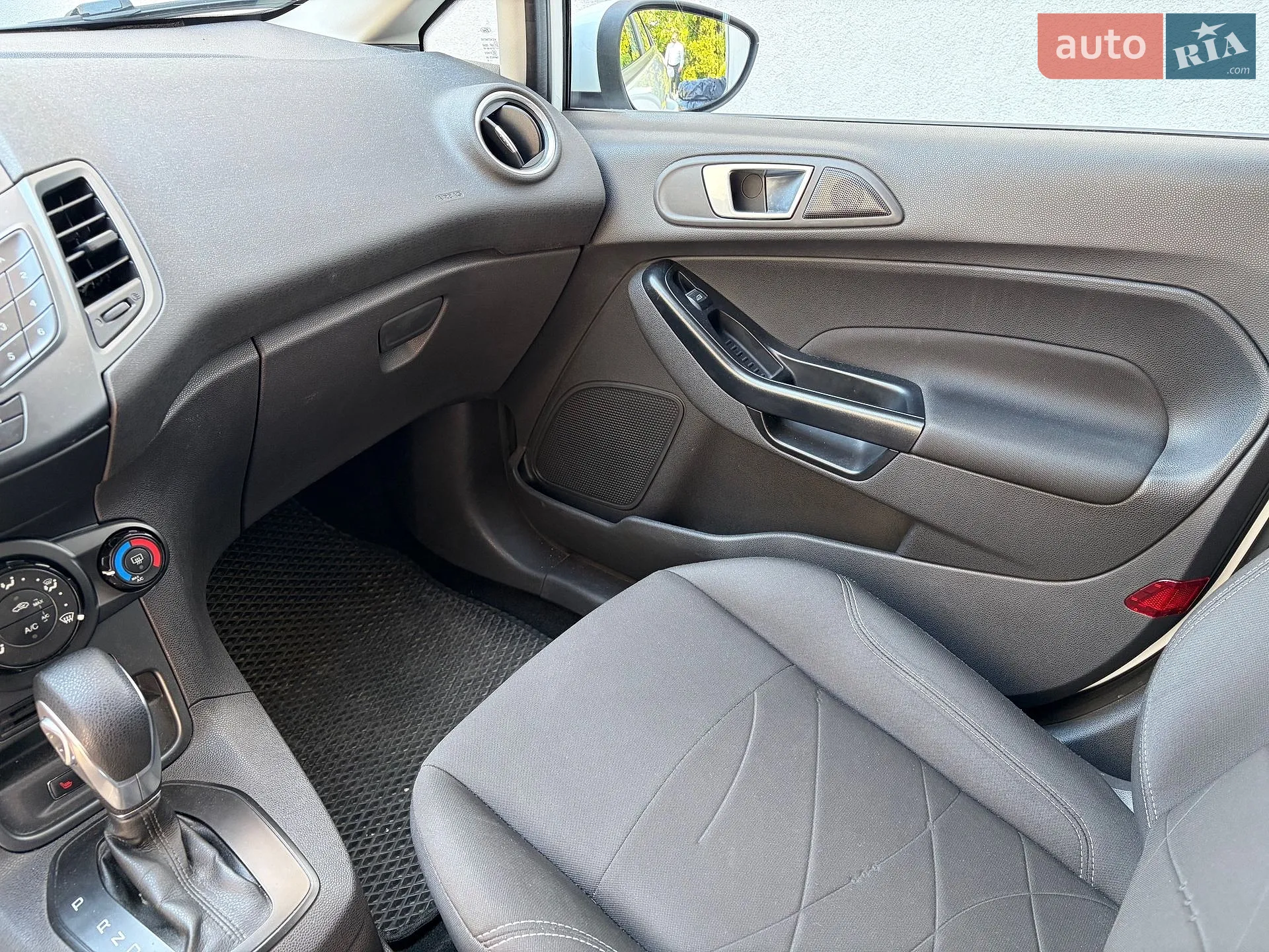 2016 Ford Fiesta - мініатюра 18