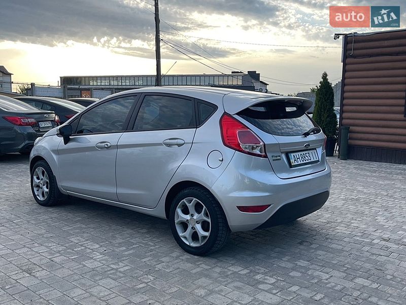 Хетчбек Ford Fiesta 2013 в Софіївській Борщагівці