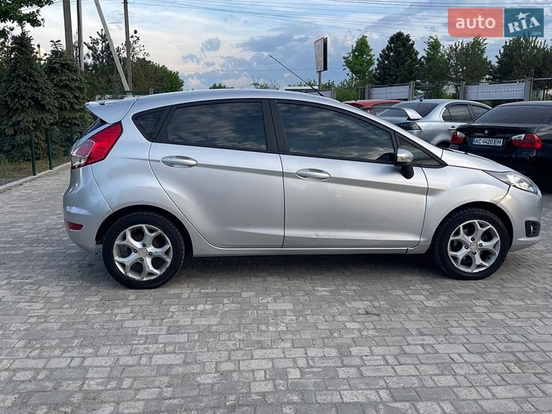 Хетчбек Ford Fiesta 2013 в Софіївській Борщагівці