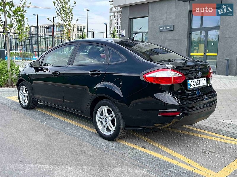 Седан Ford Fiesta 2018 в Києві