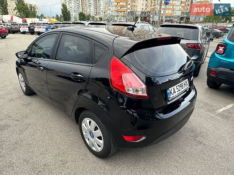 Хэтчбек Ford Fiesta 2017 в Киеве
