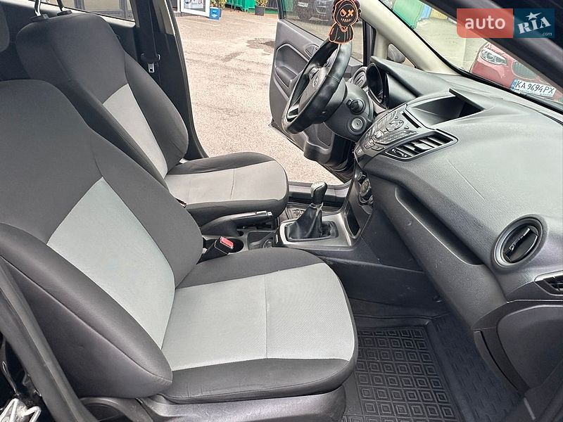 Хэтчбек Ford Fiesta 2017 в Киеве
