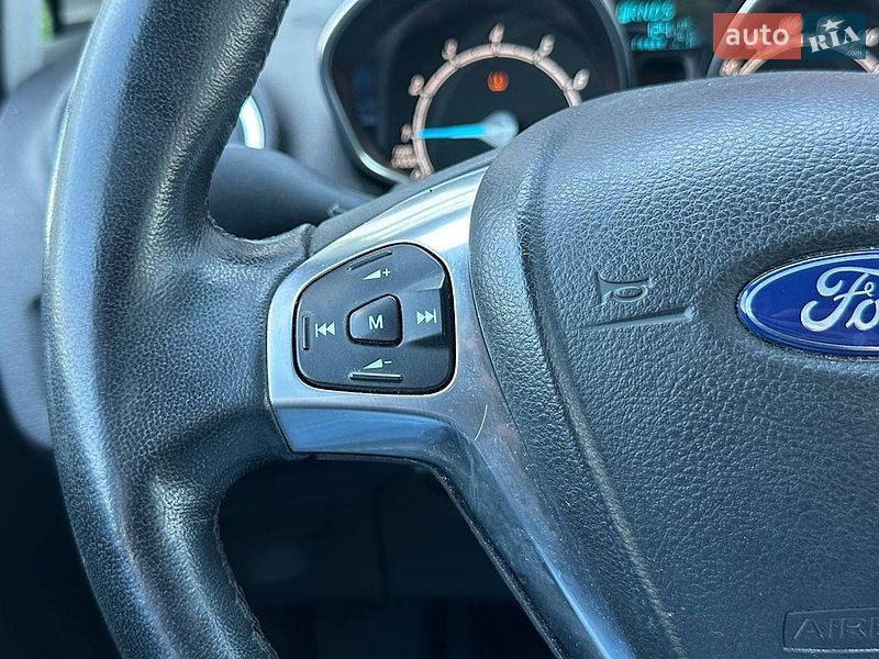 Хэтчбек Ford Fiesta 2017 в Киеве