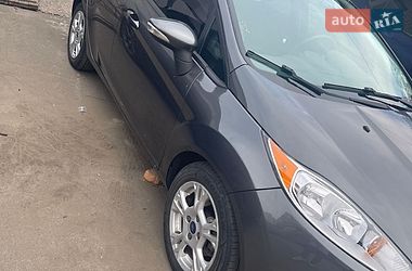 Седан Ford Fiesta 2015 в Киеве