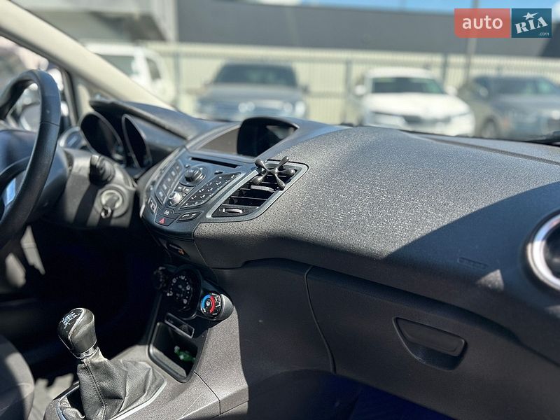 Хэтчбек Ford Fiesta 2013 в Мукачево