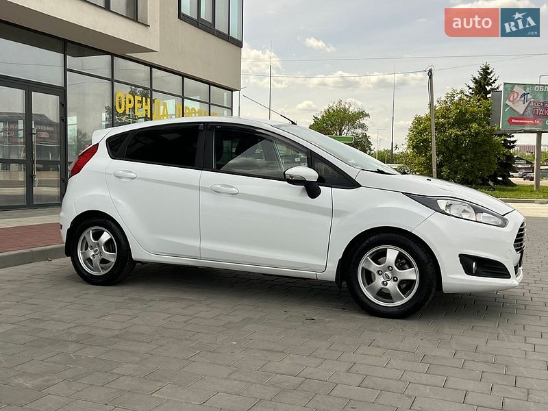 Хетчбек Ford Fiesta 2014 в Івано-Франківську