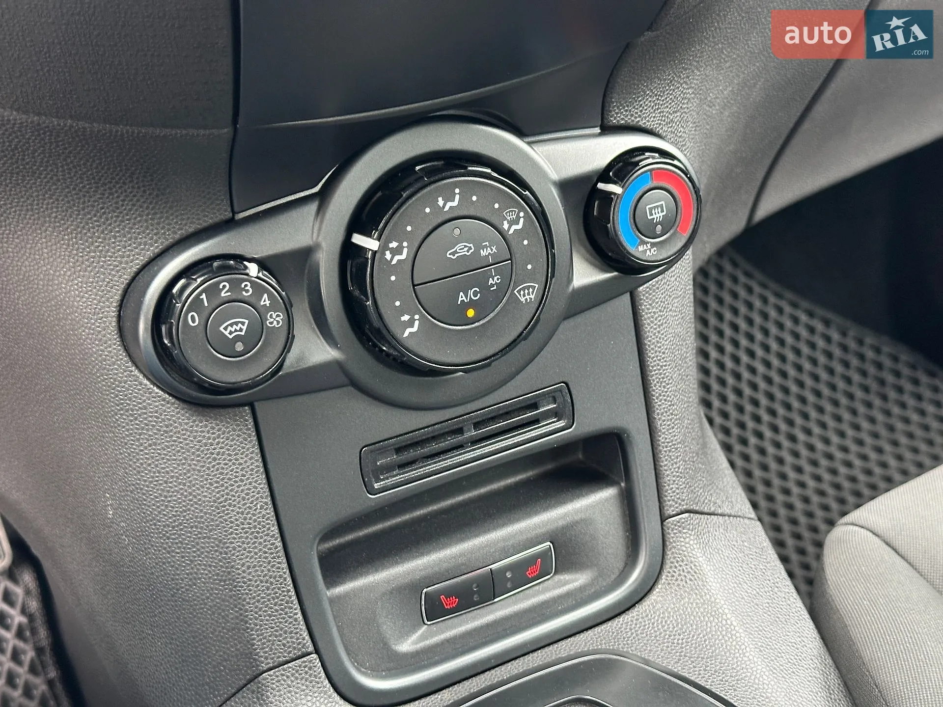 2016 Ford Fiesta - мініатюра 21