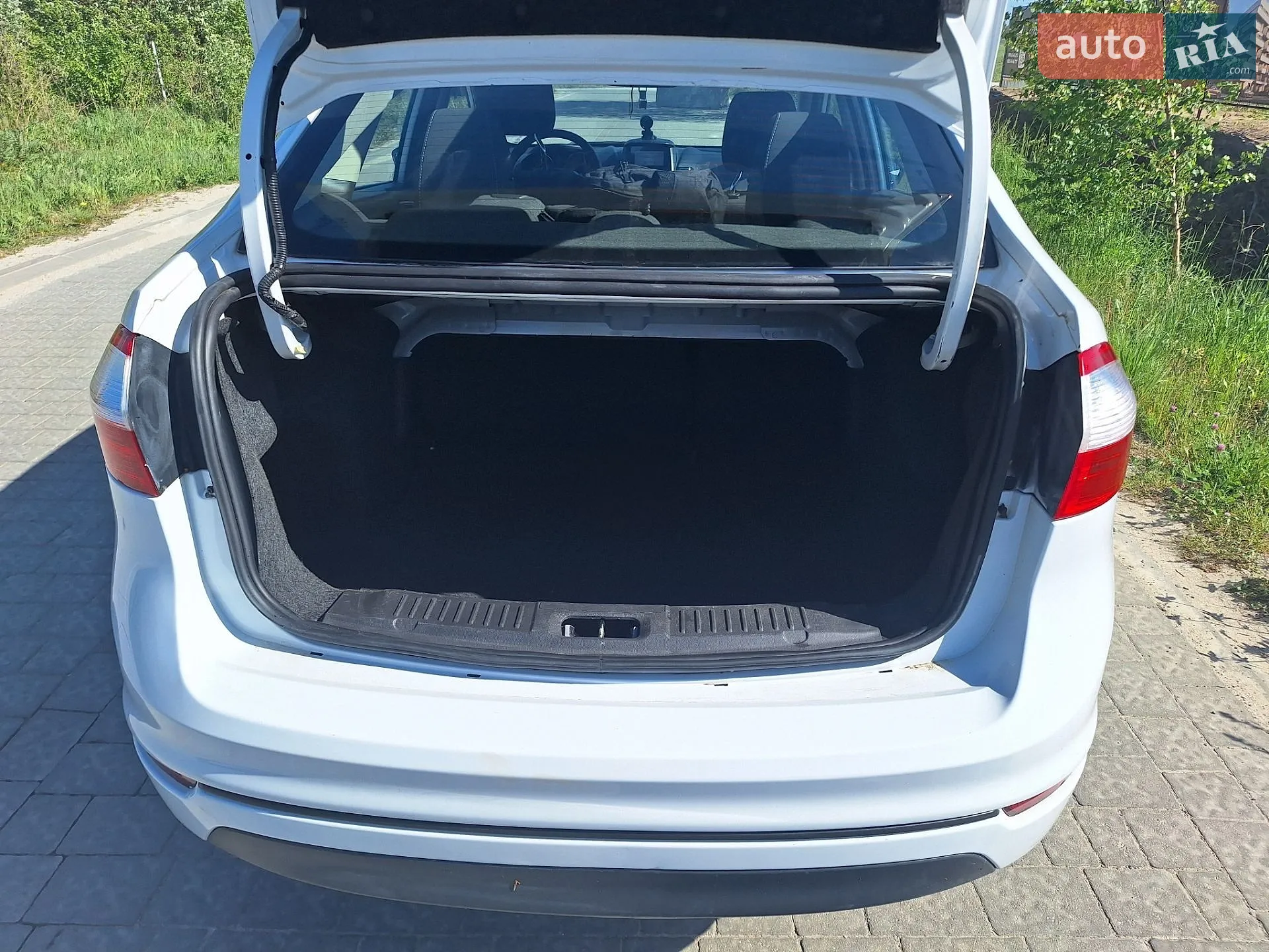 Ford Fiesta 2019 VIN 3FADP4BJ9KM149670 фото оголошення 10 з 19