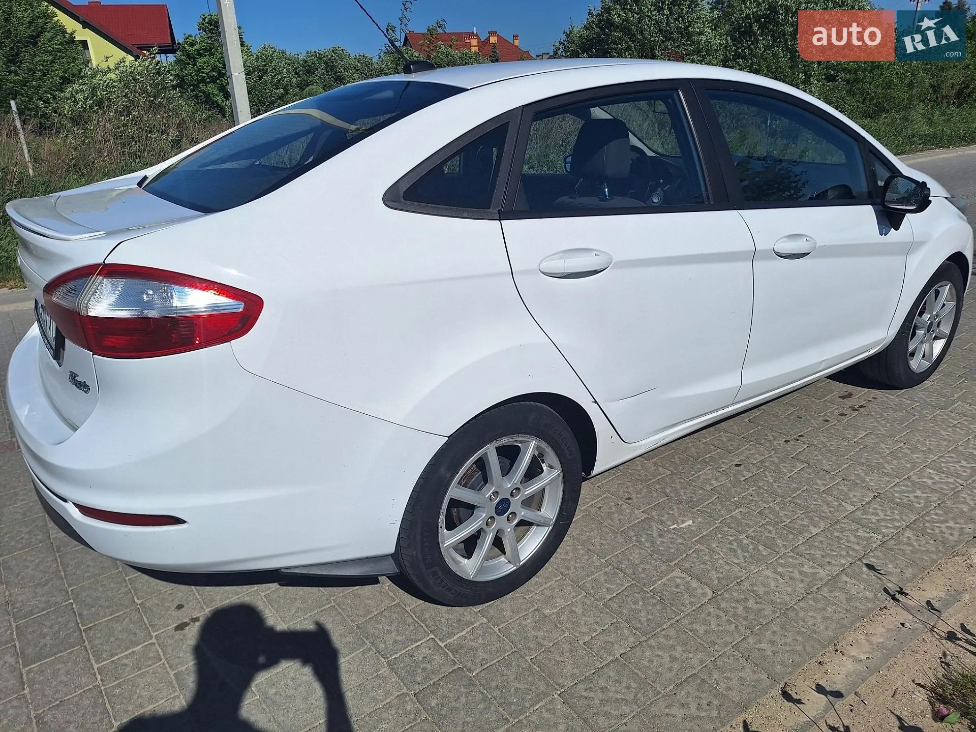 Ford Fiesta 2019 VIN 3FADP4BJ9KM149670 фото оголошення 4 з 19