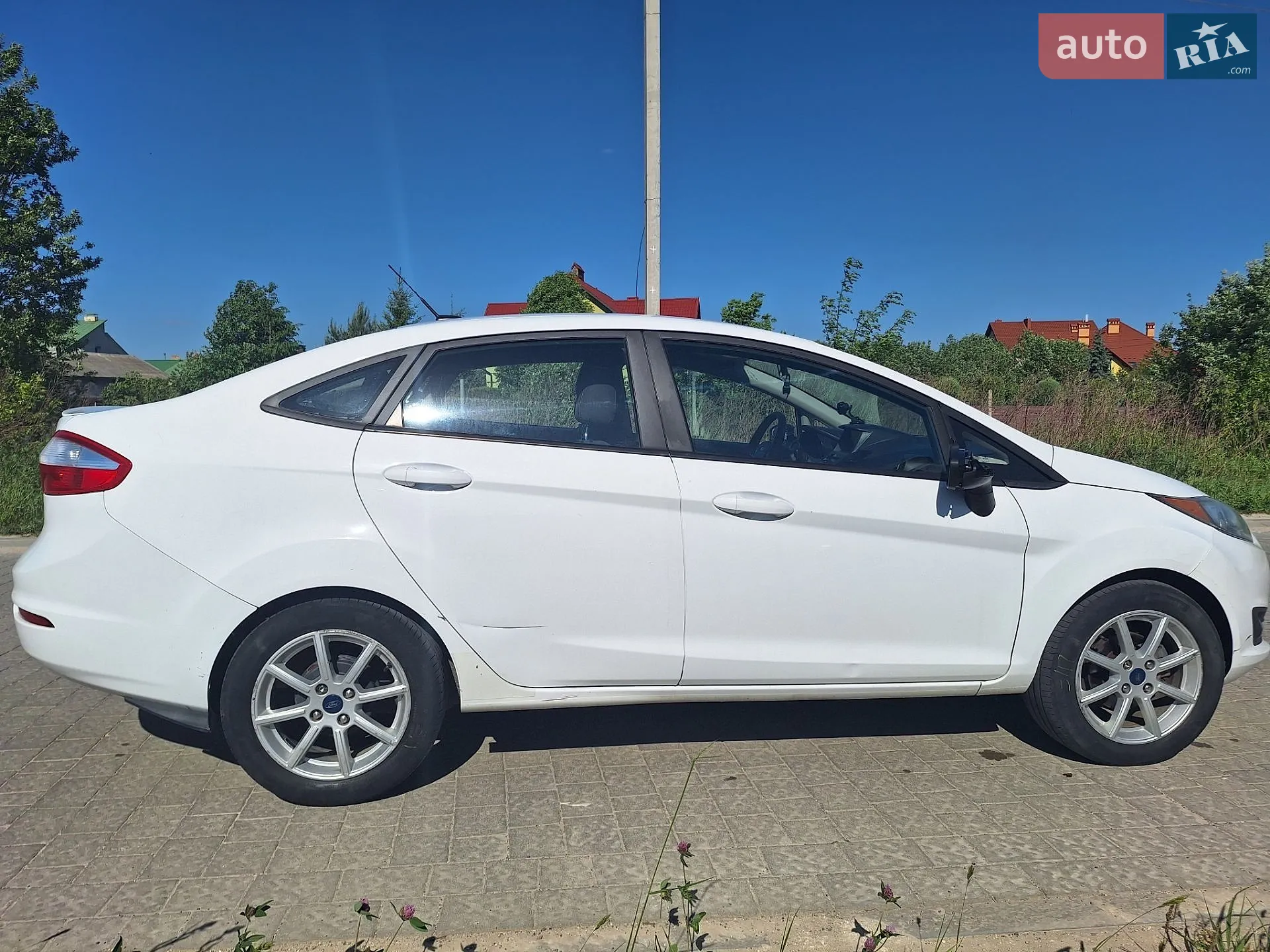 Ford Fiesta 2019 VIN 3FADP4BJ9KM149670 фото оголошення 12 з 19