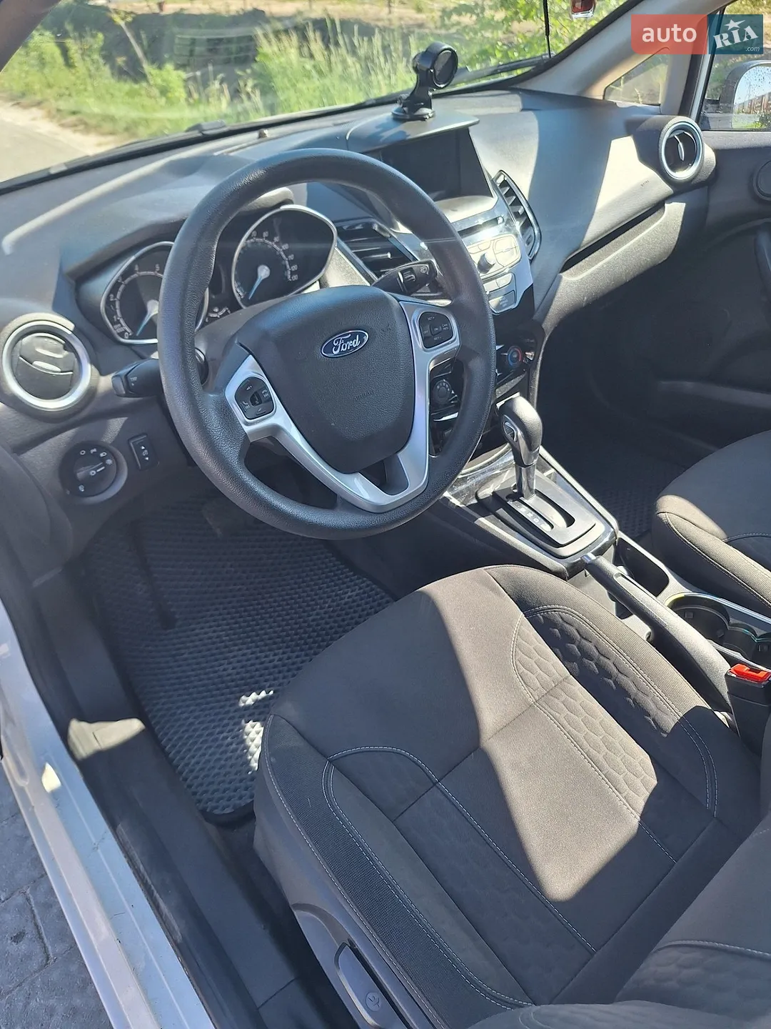 Ford Fiesta 2019 VIN 3FADP4BJ9KM149670 фото оголошення 18 з 19