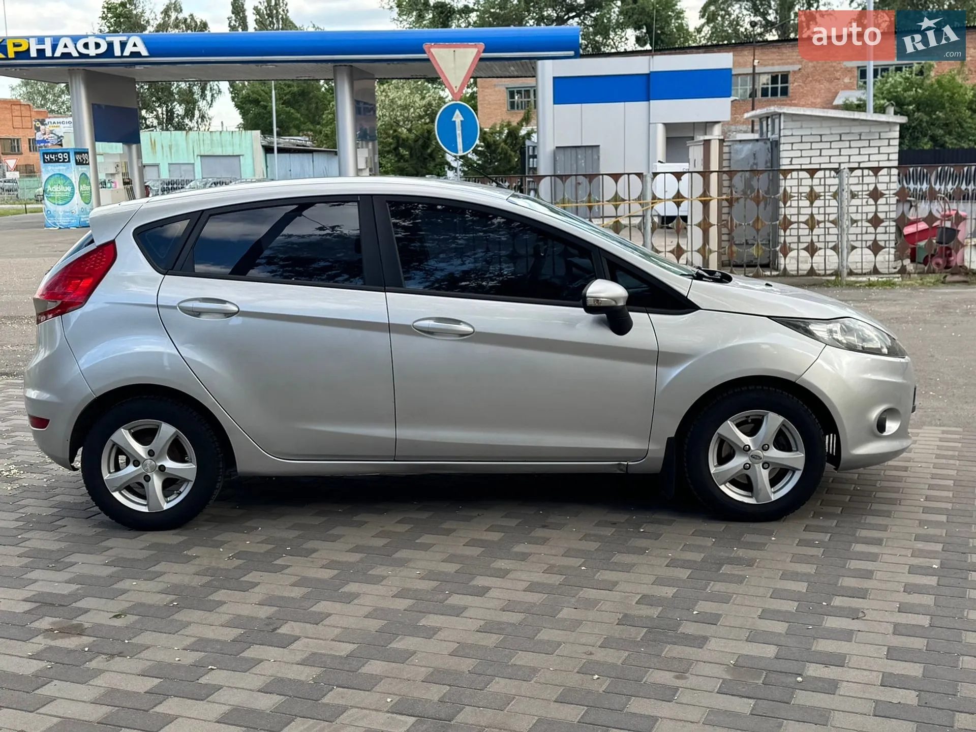 2011 Ford Fiesta - мініатюра 8