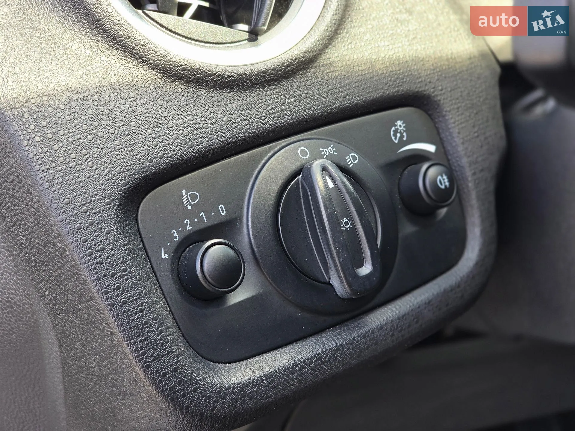 2015 Ford Fiesta - мініатюра 44