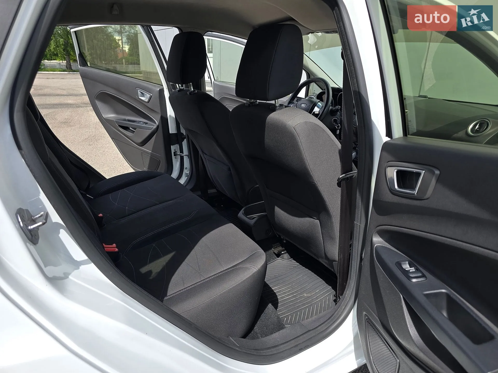 2015 Ford Fiesta - мініатюра 37