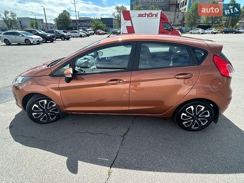 Хэтчбек Ford Fiesta 2016 в Киеве