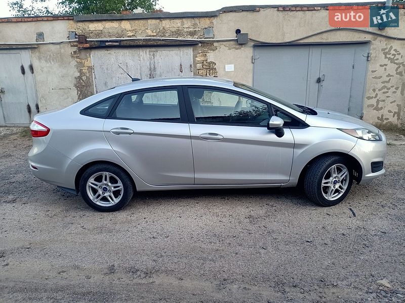 Седан Ford Fiesta 2017 в Николаеве