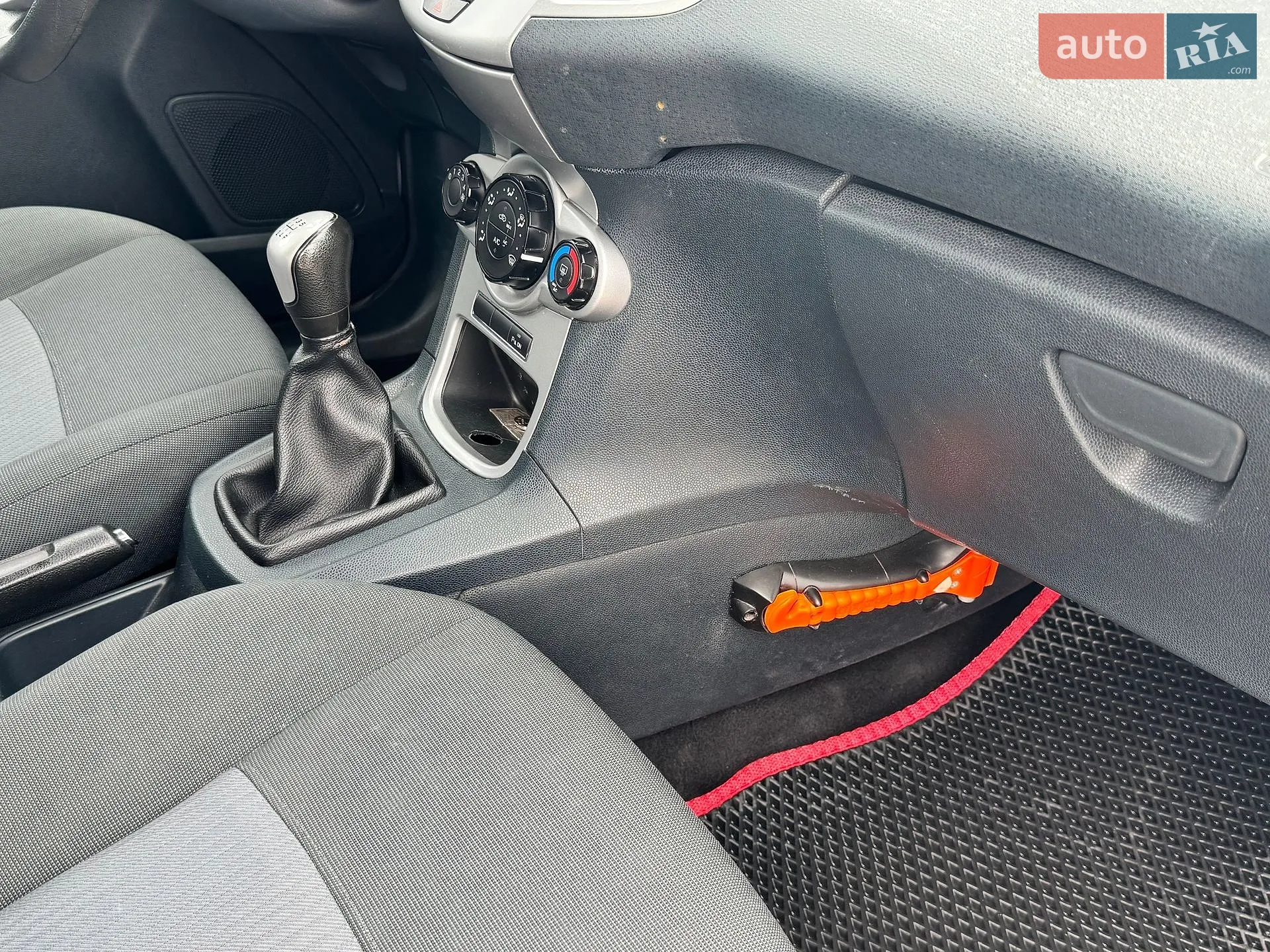 2012 Ford Fiesta - мініатюра 35