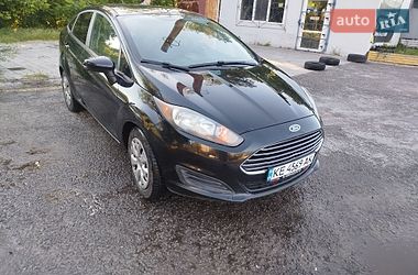 Седан Ford Fiesta 2015 в Дніпрі