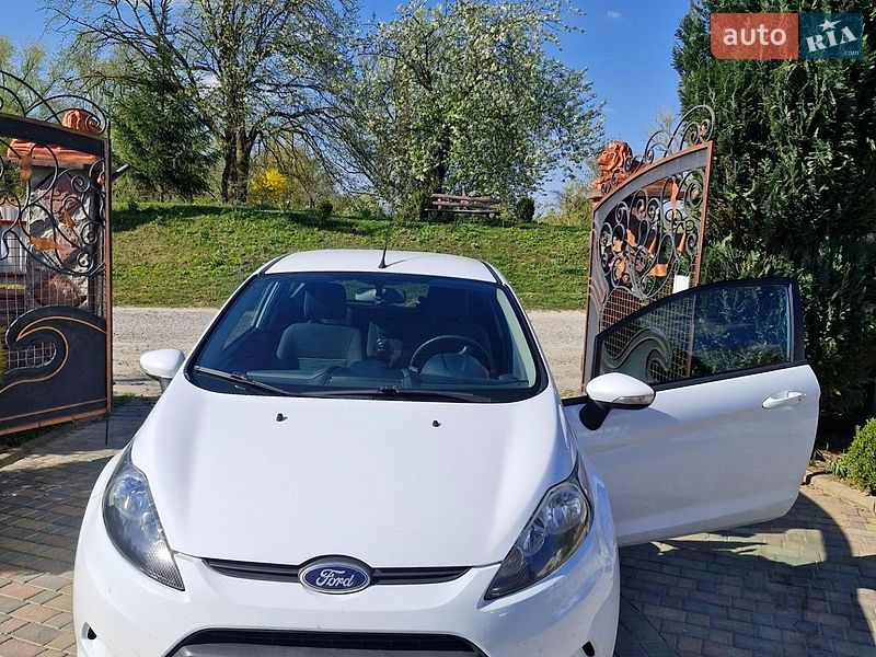 Хетчбек Ford Fiesta 2012 в Львові