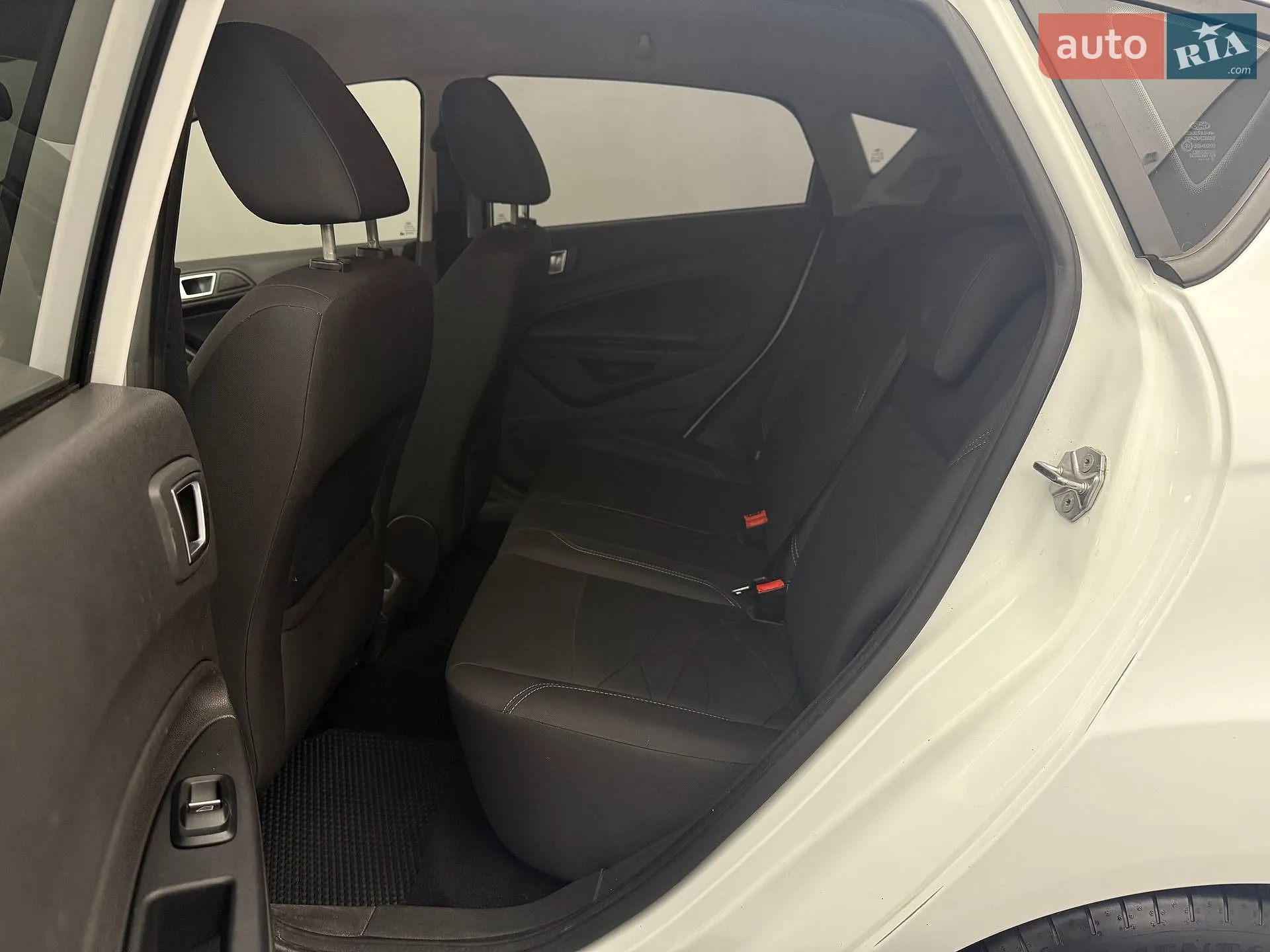 2015 Ford Fiesta - мініатюра 11
