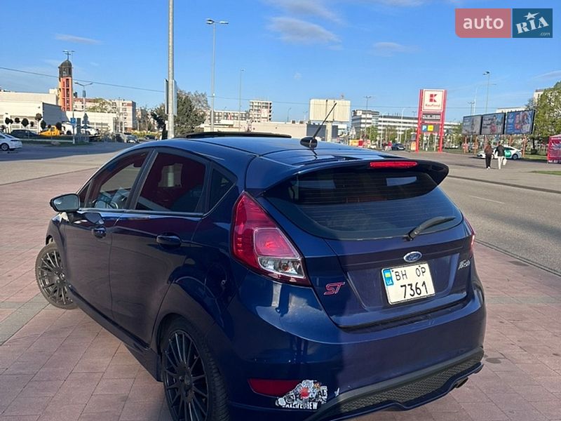 Седан Ford Fiesta 2015 в Бердичеве